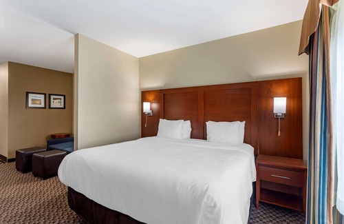 Carbondale Hotel | Comfort Inn & Suites Carbondale University Area