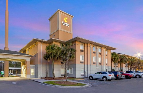 North Charleston Hotel | Comfort Inn & Suites Charleston Airport Convention Center