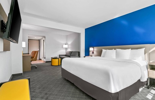 Grand Blanc Hotel | Comfort Inn & Suites Grand Blanc/Flint