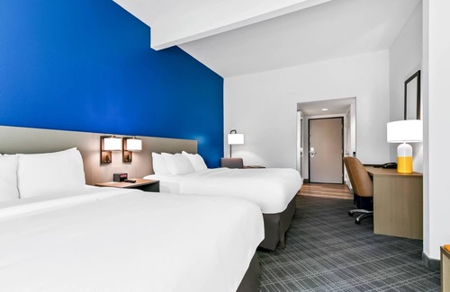 Grand Blanc Hotel | Comfort Inn & Suites Grand Blanc/Flint
