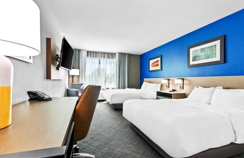 Grand Blanc Hotel | Comfort Inn & Suites Grand Blanc/Flint
