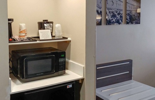 Greenville Hotel | Comfort Inn & Suites Greenville Near Convention Center