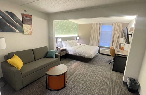 Madison Hotel | Comfort Inn & Suites Madison East Interstate I-90