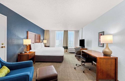 South Central Omaha Hotel | Comfort Inn & Suites Omaha Central