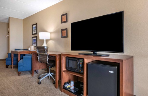 Sanford Hotel | Comfort Inn & Suites Orlando North