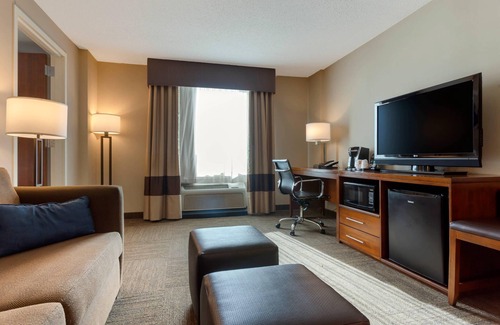 Downtown Little Rock Hotel | Comfort Inn & Suites Presidential - Downtown Little Rock