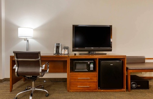 Downtown Little Rock Hotel | Comfort Inn & Suites Presidential - Downtown Little Rock