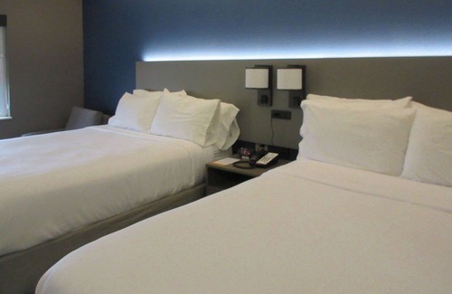 Sharonville Hotel | Comfort Inn & Suites Sharonville - Cincinnati North