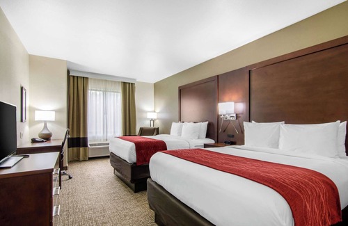 Shawnee Hotel | Comfort Inn & Suites Shawnee - Kansas City