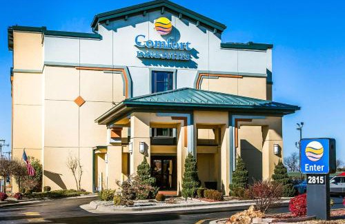 Springfield Hotel | Comfort Inn & Suites Springfield I-44