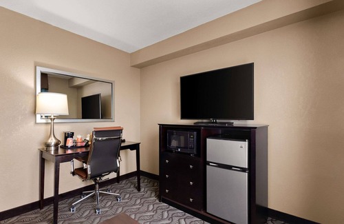 Springfield Hotel | Comfort Inn & Suites Springfield I-55