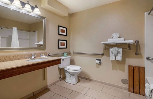 Springfield Hotel | Comfort Inn & Suites Springfield I-44