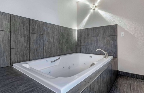 Sherwood - Tualatin South Hotel | Comfort Inn & Suites Tualatin - Lake Oswego South