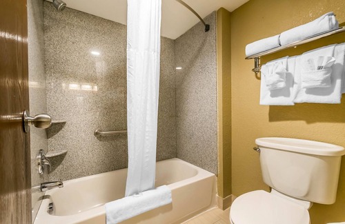 Lexington Hotel | Comfort Inn & Suites