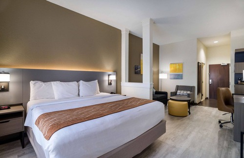 Victoria Hotel | Comfort Inn & Suites Victoria North