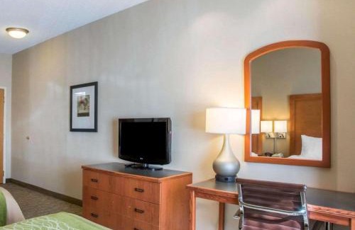Beckett Ridge Hotel | Comfort Inn & Suites West Chester - North Cincinnati