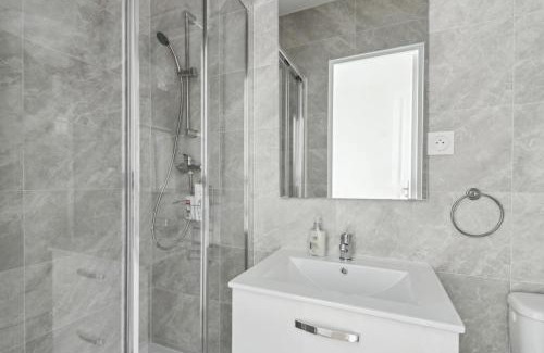 Silly-Gallieni Apartment | Comfort & Light in Boulogne I 10 Min to Paris Metro
