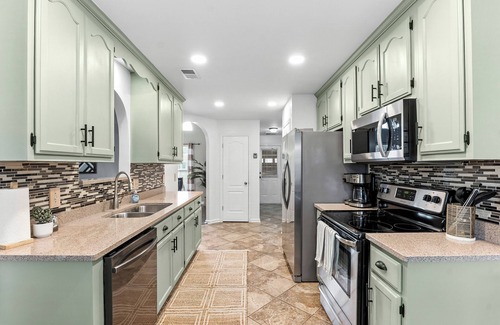 Houston County House | Comfort Meets Convenience 3BR Near Robins AFB w/Patio & Yard