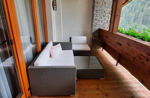 Ausservillgraten Apartment | Comfort One-Bedroom Apartment with Balcony