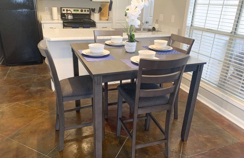 Tougaloo House | Comfort & Privacy! Close to Fondren & Downtown w/Garage & Outdoor Chairs