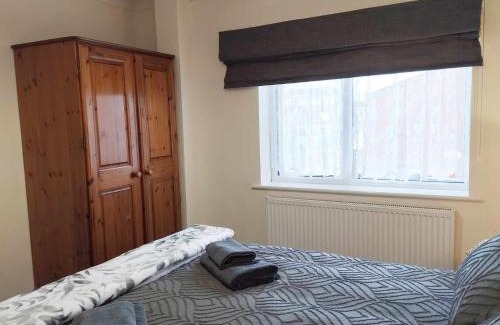 Gosport House | Comfort Private Rooms in Three bedroom House