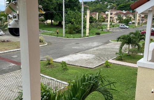 Boscobel House | Comfort Rest... 15 minutes from the heart of Ocho Rios