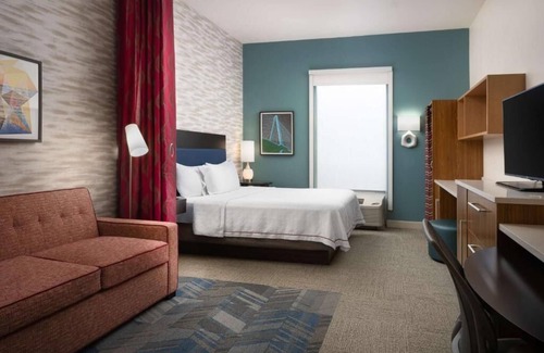 North Charleston Hotel | Comfort Retreat! Outdoor Pool, Free Hot Breakfast, Free Parking, Pets Allowed!