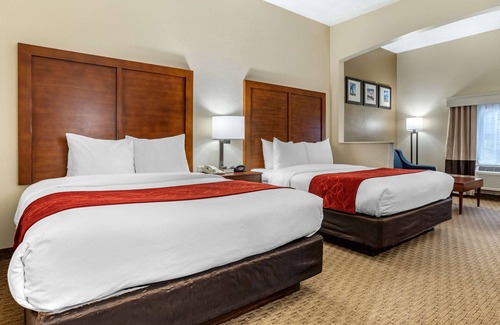 Northside Hotel | Comfort Suites Airport