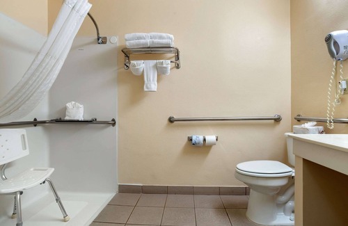 Northside Hotel | Comfort Suites Airport