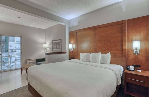 Appleton Hotel | Comfort Suites Appleton Airport