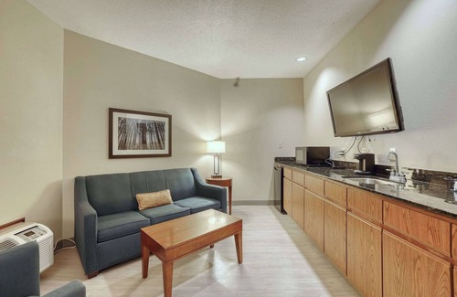 Appleton Hotel | Comfort Suites Appleton Airport