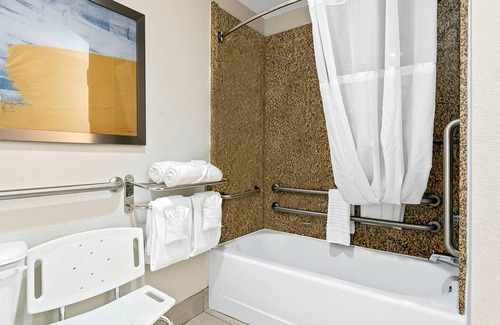 Augusta Hotel | Comfort Suites Augusta Riverwatch