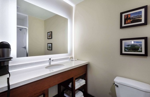 Bowling Green Hotel | Comfort Suites Bowling Green Southeast