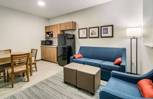 DeSoto Hotel | Comfort Suites DeSoto Dallas South