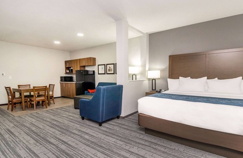 DeSoto Hotel | Comfort Suites DeSoto Dallas South