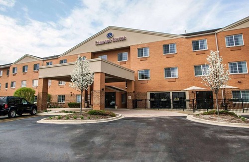 Elgin Hotel | Comfort Suites Elgin