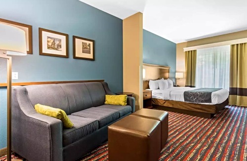 Fairview Heights Hotel | Comfort Suites Fairview Heights - St. Louis