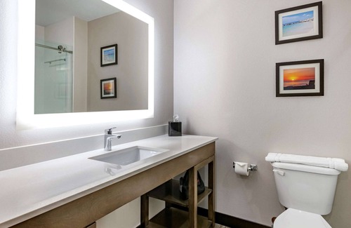 Dania Beach Hotel | Comfort Suites Fort Lauderdale Airport & Cruise Port