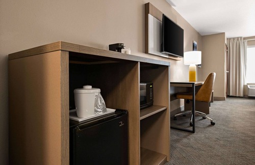 Hudson Hotel | Comfort Suites Hudson I-94