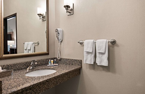 Hudson Hotel | Comfort Suites Hudson I-94