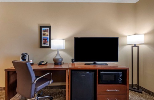 Huntersville Hotel | Comfort Suites Huntersville near Lake Norman
