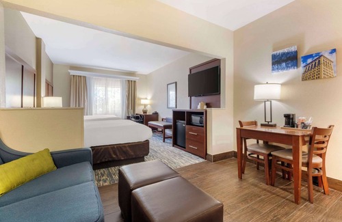 Beaumont Residential Hotel | Comfort Suites Keeneland