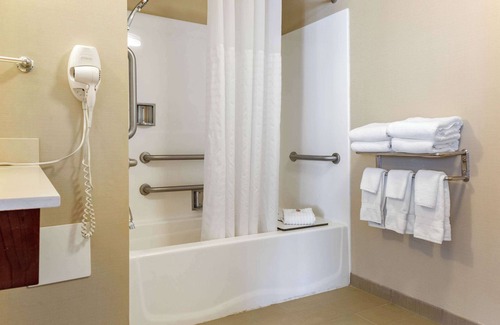 Witmer Hotel | Comfort Suites Lancaster Amish Country