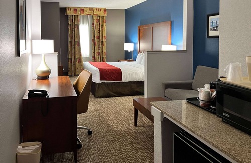 Jeffersontown Hotel | Comfort Suites Louisville East