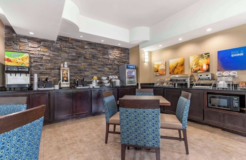 Wetmore Hotel | Comfort Suites Medical Center near Six Flags