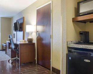 Minot Hotel | Comfort Suites Minot South