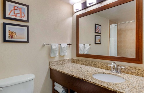 Florida Center Hotel | Comfort Suites Near Universal Orlando Resort