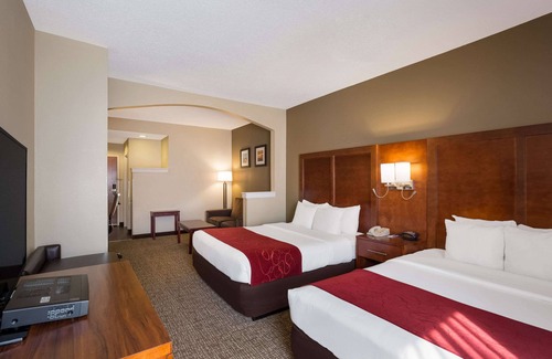 Monmouth Junction Hotel | Comfort Suites Near University