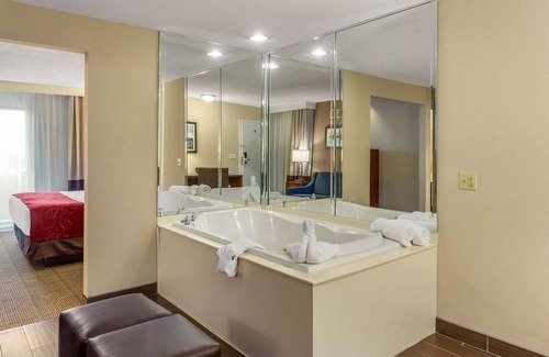 Oakbrook Terrace Hotel | Comfort Suites Oakbrook Terrace near Oakbrook Center
