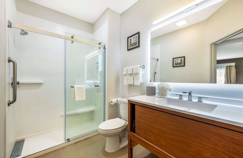 Council Bluffs Hotel | Comfort Suites Omaha East-Council Bluffs